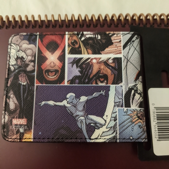 X-Men Bi-fold - Picture 2 of 3